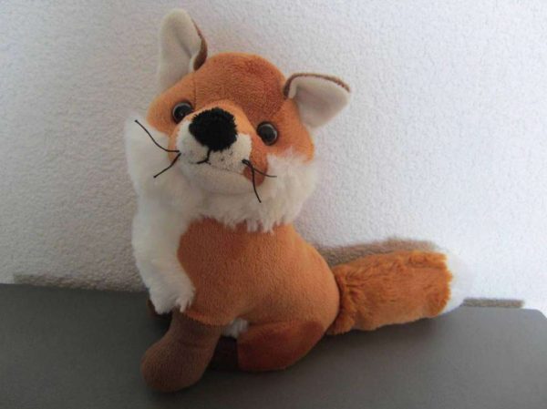 Peluche renard assis (environ 21 cm)