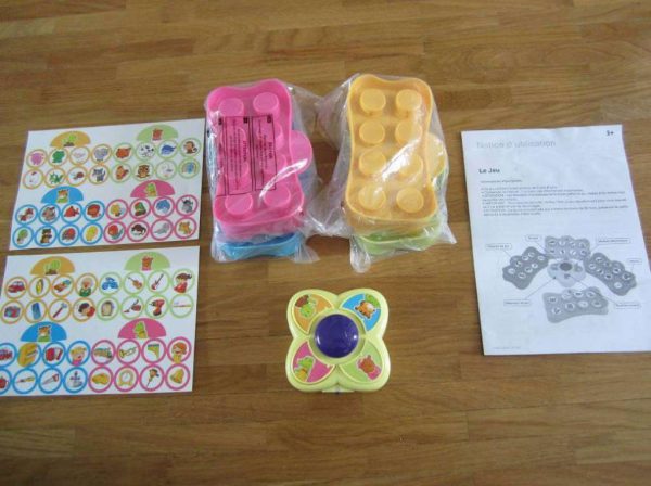 Jeu avec boîtier électronique pour enfant (NEUF).