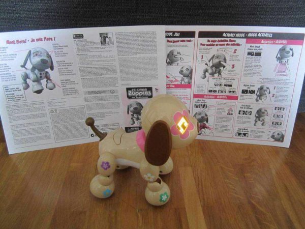 Zoomer Zuppies : Robot chien Zoomer Flora.