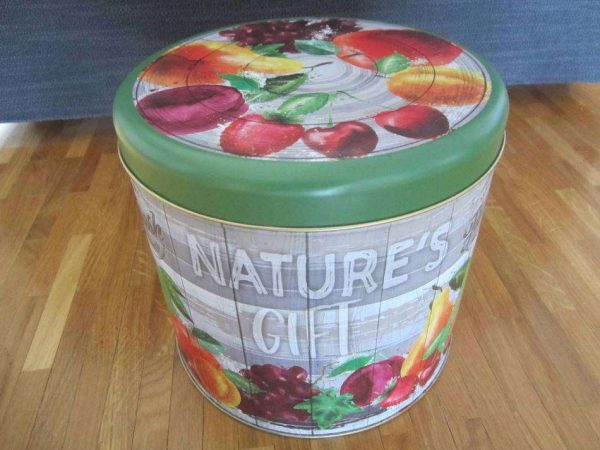 Boîte en métal Panettone d'occasion, diamètre 22 cm.