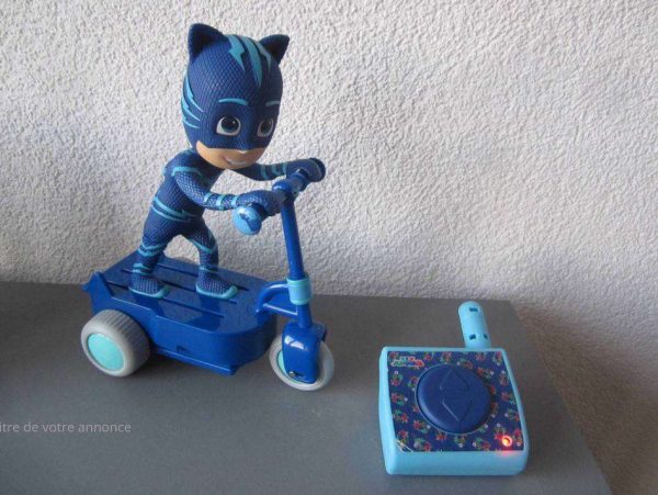 PJ MASKS : Skate radiocommandé Pyjamasques