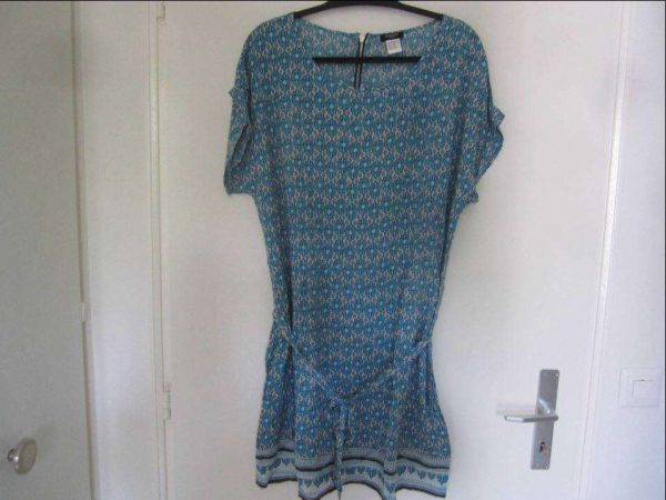 Robe / haut Redoute création (taille CH 46) jamais porté