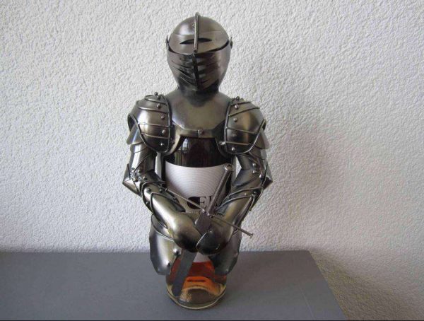 Chevalier, déco métallique pour bouteille (en parfait état)