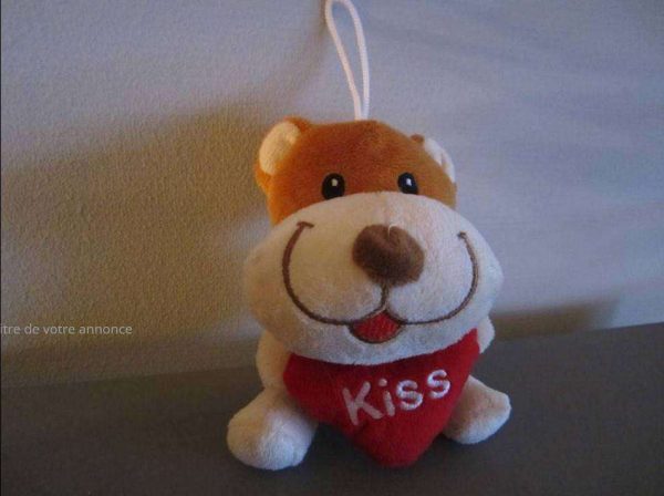 Peluche "kiss" à suspendre (env. 15 cm)
