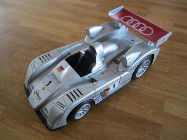 Jouet enfant : voiture de sport "24 heures du mans"