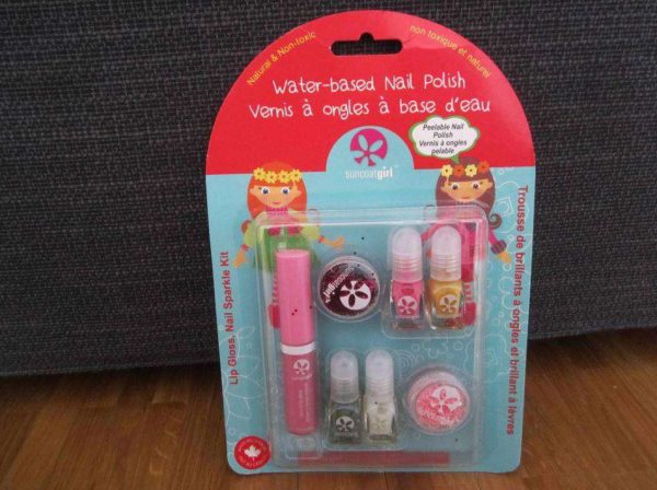 Kit de brillants à ongles et brillant à lèvres (NEUF).
