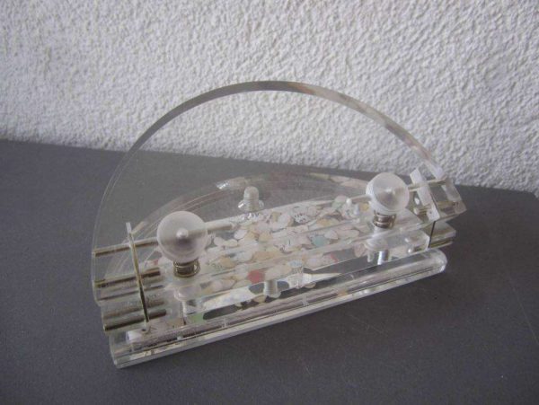 Perforatrice acrylique transparent : selon photos.