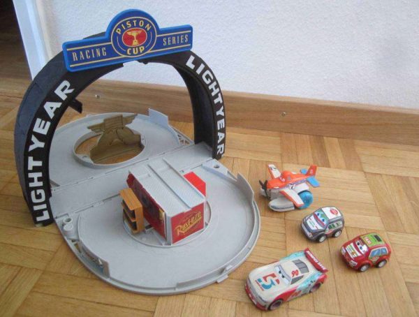 Set portable Piston Cup Racing Series Lightyear