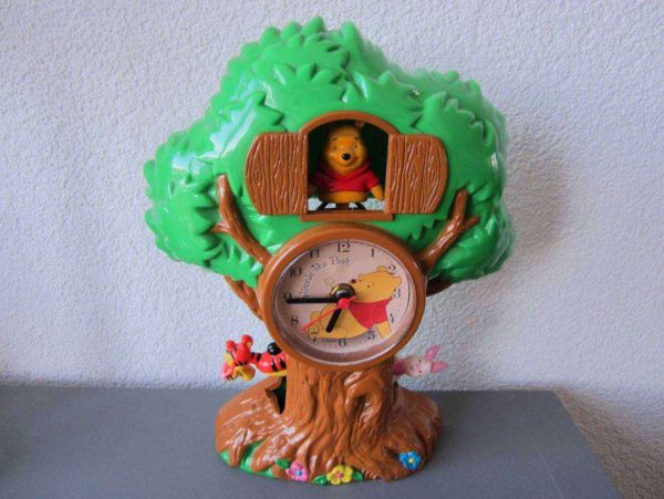Horloge Winnie l'ourson avec balancier Tigrou et Porcinet